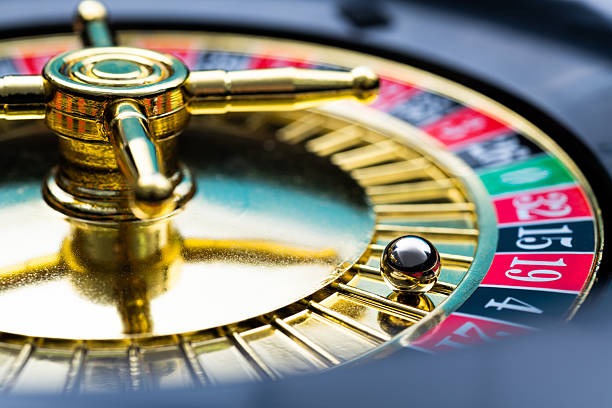 pandora88 mobile app interface showing sportsbook and live-dealer options